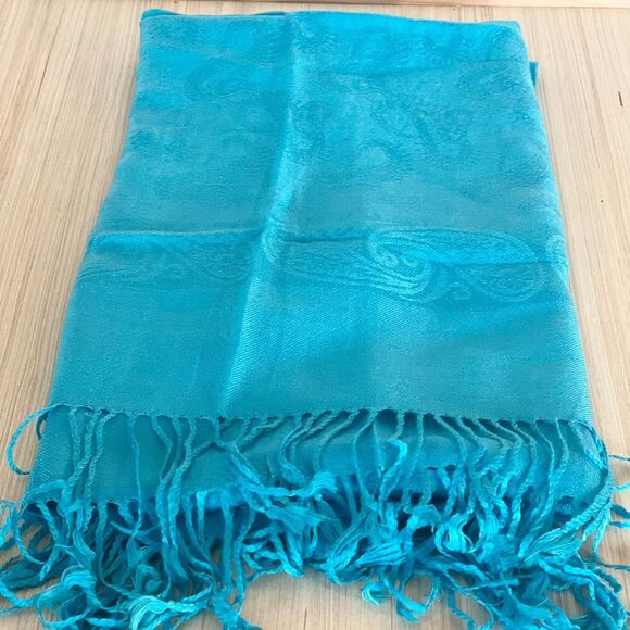 NWT Blue Pashmina Scarf, 70% Cashmere, Cerulean - Picture 2 of 5
